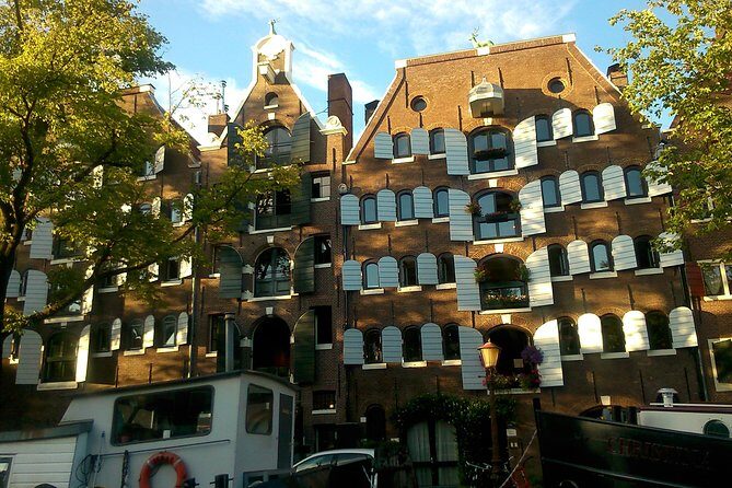 1,5 hours Amsterdam Rickshaw Tour - Museumplein: art landmarks without the museum ticket math