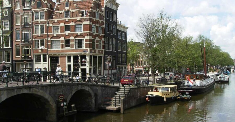 2.5-Hour Amsterdam Sightseeing Tour by Bike - Getting on the Bike: Pickup and Start Points With Jan’s Fietstaxi