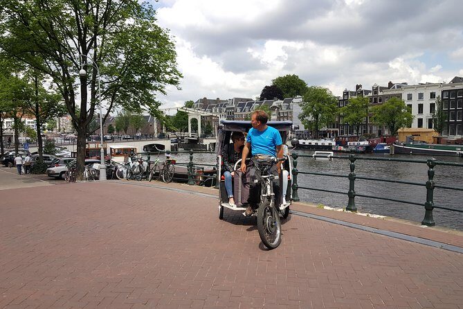 2.5 hours Amsterdam Pedicab Tour - Pickup, rickshaw setup, and what “private” really means