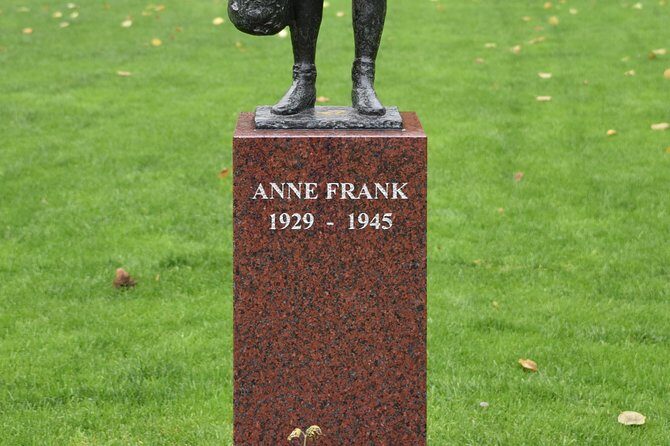 2-Hour Private Anne Frank Walking Tour with Drink - Should you book this Anne Frank private walking tour?