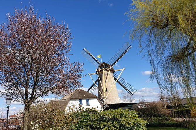 3 Hours itinerary between Amsterdam & Utrecht: The Heart Of Holland In A Sidecar - Lage-Vuursche: a protected village view and a church from 1650
