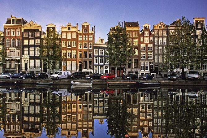 5 hrs Golden Age Amsterdam Private Walking Tour With Local Guide - Starting at Amsterdam Centraal: why this is the right “first hour”