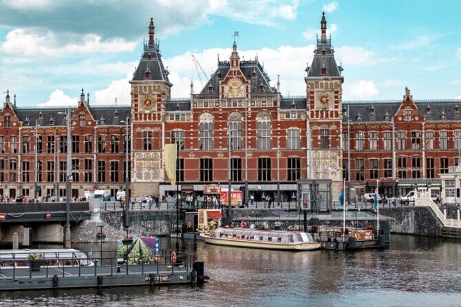 5 hrs Golden Age Amsterdam Private Walking Tour With Local Guide - The Waag and Chinatown’s Fo Guang Shan: trade power meets immigrant layers