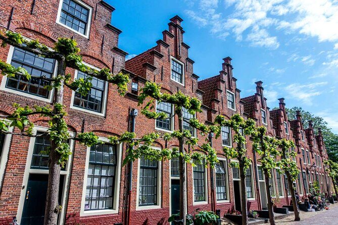 90 minutes Self-Guided Walking tour with puzzles in Haarlem - Teylers Hofje: how to enjoy a hofje without disrupting anyone