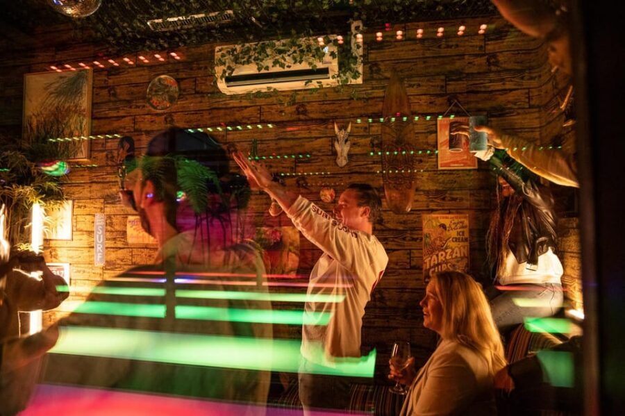 Aloha Amsterdam: Private Karaoke Booth with 20.000 Songs - Drinks package and budgeting your evening rhythm