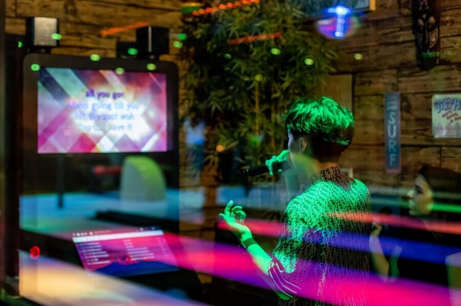 Aloha Amsterdam: Private Karaoke Booth with 20.000 Songs - FAQ