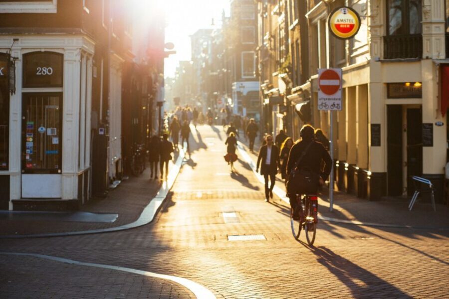 Amsterdam: 1.5-Hour Private Kick-Start Tour with a Local - Comfort notes: what to bring so the tour feels easy