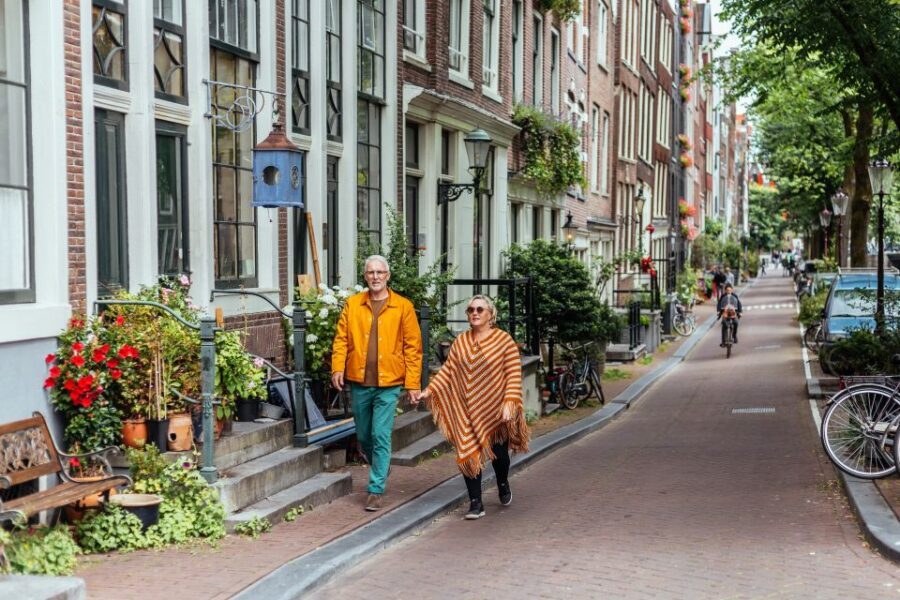 Amsterdam: 1.5-Hour Private Kick-Start Tour with a Local - The real value of a 90-minute private intro
