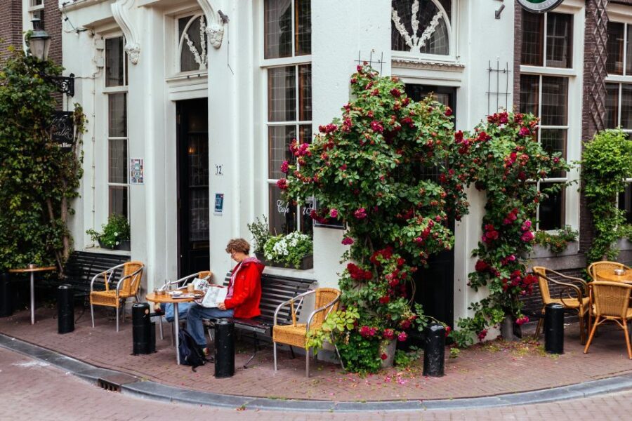 Amsterdam: 1.5-Hour Private Kick-Start Tour with a Local - Nieuwmarkt: a second landmark that helps you map neighborhoods