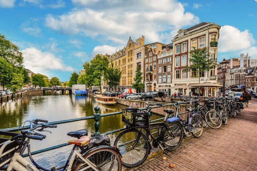 Amsterdam: 3-Hour Private Bike Tour of the City Center - Price and value: why $185 can make sense here