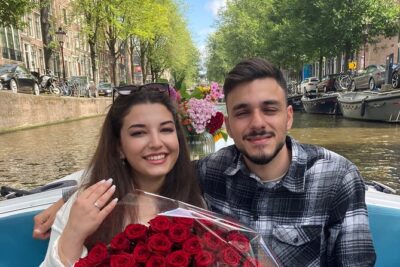 Amsterdam 90-min Private Canal Cruise with Live Guide and Drinks - Jordaan’s leaning homes and courtyard secrets