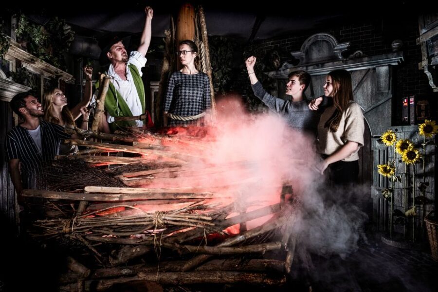 Amsterdam: Amsterdam Dungeon Entrance Ticket - The Flying Dutchman show: 1651 revenge in a rough bar