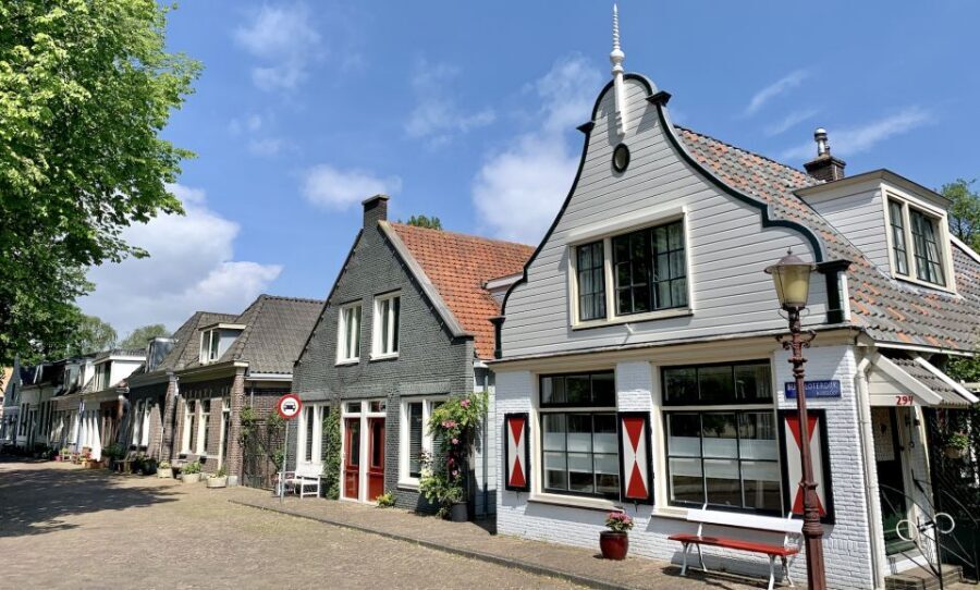 Amsterdam: Bike Tour (Noord) in German or English - Stop by the IJ River: a quick photo moment with real context