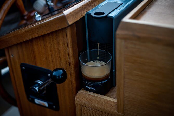 Amsterdam Breakfast Cruise on Private Luxury Boat - The practical side: what the cruise feels like in real life