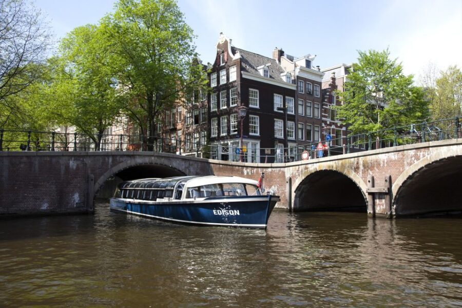 Amsterdam: Canal Cruise and Moco Museum Combined Ticket - How to Plan Your Day Without Burning Time