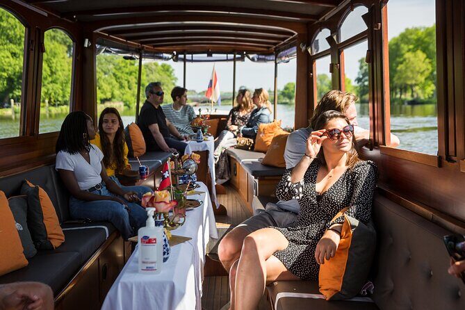 Amsterdam Canal Cruise with Cheese and Wine - Live English Commentary: How to Get the Most Out of the Hour
