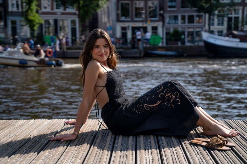 Amsterdam Canals Photoshoot: Private Solo, Family or Couples - Why an Amsterdam Canal Photoshoot Feels Like the Smartest Souvenir