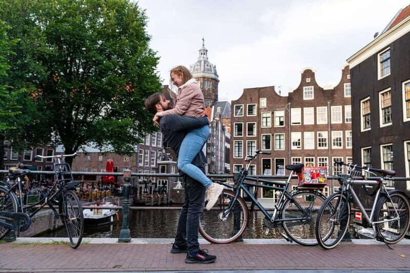 Amsterdam Canals Photoshoot: Private Solo, Family or Couples - Finding the Meeting Point Fast (So You Don’t Start Rushing)