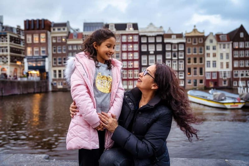 Amsterdam Canals Photoshoot: Private Solo, Family or Couples - Price and Value: $125 for Up to 4 People (Does That Make Sense?)