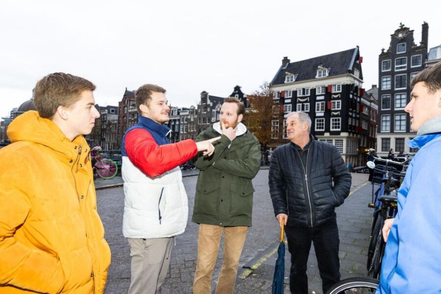 Amsterdam Central Walking Tour - Red Light District Etiquette: Respect, No Photos, No Lingering