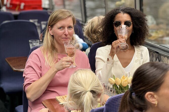 Amsterdam Cheese and Wine Canal Cruise - Herengracht to the 7-bridge moment at Reguliersgracht