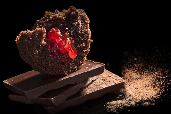Amsterdam: Chocolate Fondue in the Dark - How Service Works with Blind or Visually Impaired Staff