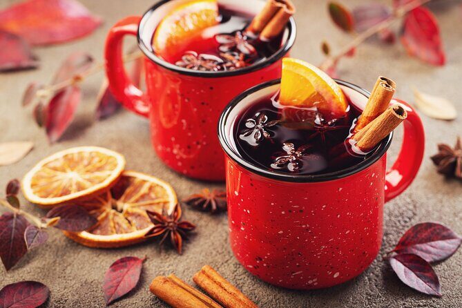 Amsterdam Christmas Walk with hot drink and Dutch treat - Guide energy, small group size, and why Daniel comes up