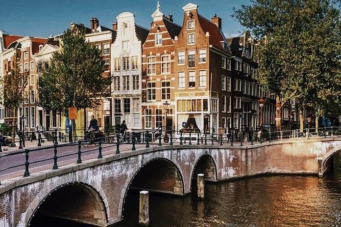 Amsterdam City Center & History - Exclusive Guided Walking Tour - Meeting point and ending point: start on Prins Hendrikkade, finish at Papeneiland