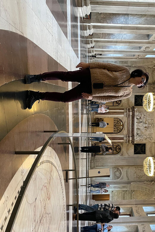 Amsterdam: City Highlights Walking Tour - Guides, group size, and language choices (Zara and Chinar show up in reviews)