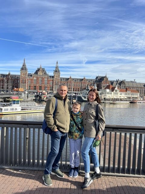 Amsterdam: City Highlights Walking Tour - Price and practical value for a 2-hour walking tour
