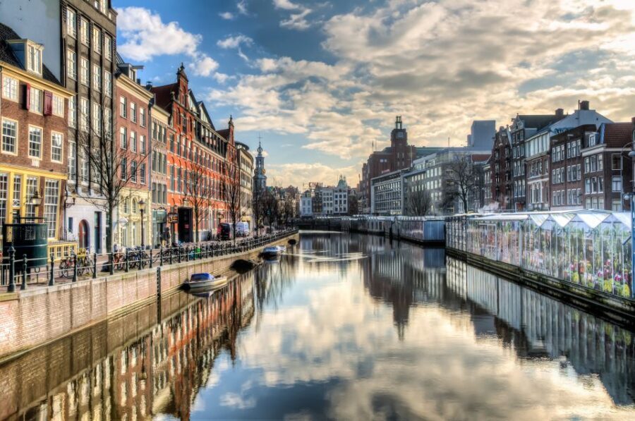 Amsterdam City walking tour - The Starting Point: Damrak and Why This Location Works