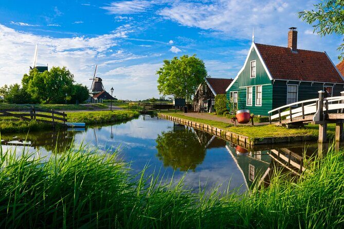 Amsterdam: Day Trip to Keukenhof & Zaanse Schans Windmills - Keukenhof gardens: 6 hours of walking paths, not a tulip field free-for-all