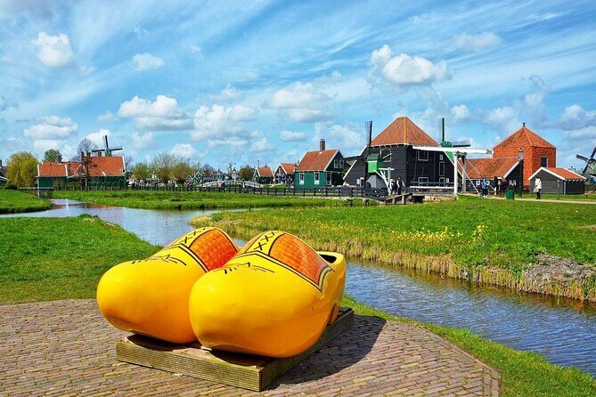 Amsterdam: Day Trip to Keukenhof & Zaanse Schans Windmills - From Amsterdam to This is Holland: A fast start that sets the tone