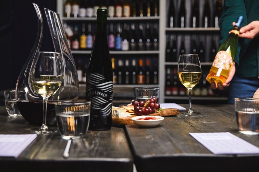 Amsterdam: Dutch Wine Tasting with Sommelier - Design & Wijn meets a speakeasy tasting room vibe