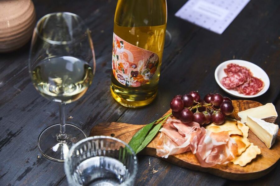 Amsterdam: Dutch Wine Tasting with Sommelier - Fresh bread from Brothers Niemeijer: the pairing that keeps it fun