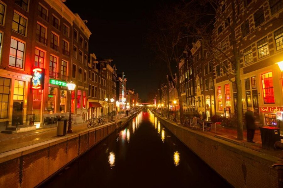 Amsterdam: Exclusive Red Light District Tour and Drink - Key Highlights You’ll Actually Notice