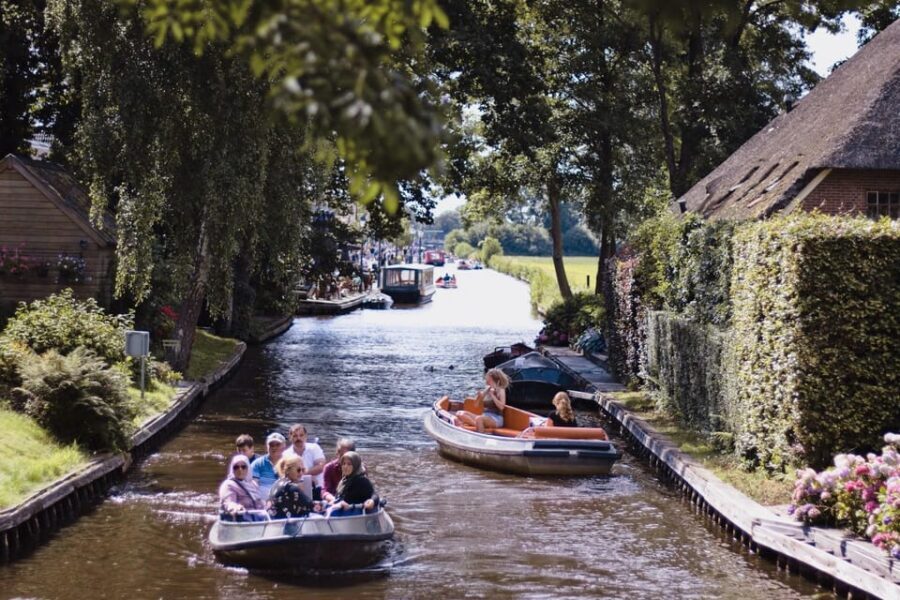 Amsterdam: Explore Giethoorn in a Private Tour with Driver - Should You Book This Private Giethoorn Tour from Amsterdam?