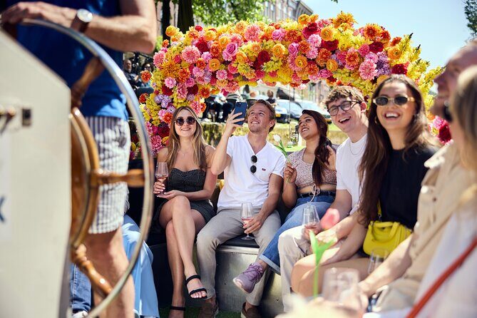 Amsterdam Flower Boat Canal Cruise with Local Guide - Local guide mode: what you’ll learn while moving