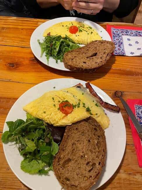 Amsterdam: Food Walking Tour - Guide language and group size: why it matters for comfort