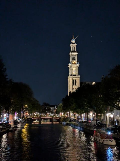 Amsterdam: Ghastly Grachten: ghost stories&dark history tour - Meeting at Those Dam Boat Guys and getting your bearings fast