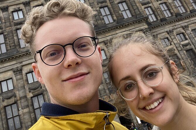 Amsterdam Ghost Hunt: Self-Guided Mystery Adventure - Nieuwmarkt and Montelbaanstoren: switching from quick stops to longer context