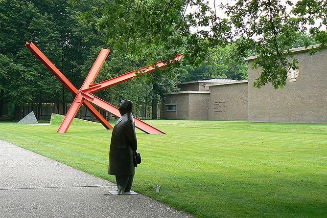 Amsterdam: Kröller Müller Museum and Hoge Veluwe NP Private Tour - Art in the woods: Kröller Müller plus Hoge Veluwe in one day