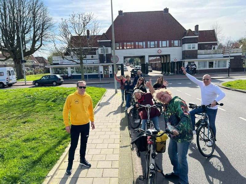 Amsterdam: Leisurely Windmill & Countryside Bike Ride - Your ride setup: Dutch bikes, small groups, and real pacing