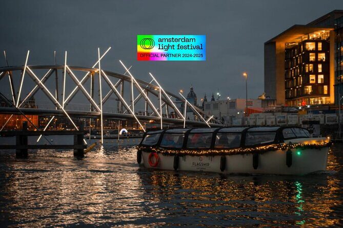 Amsterdam Light Festival: Cruise Unlimited Drinks & Bite option - The guide experience: what you’re really paying for