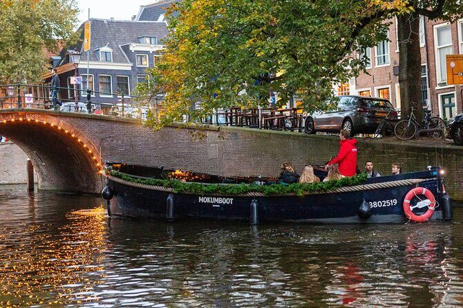 Amsterdam: Light Festival Open Boat - Unl. Drinks Option - NEMO’s Hands On Theme: Watching Science from the Water