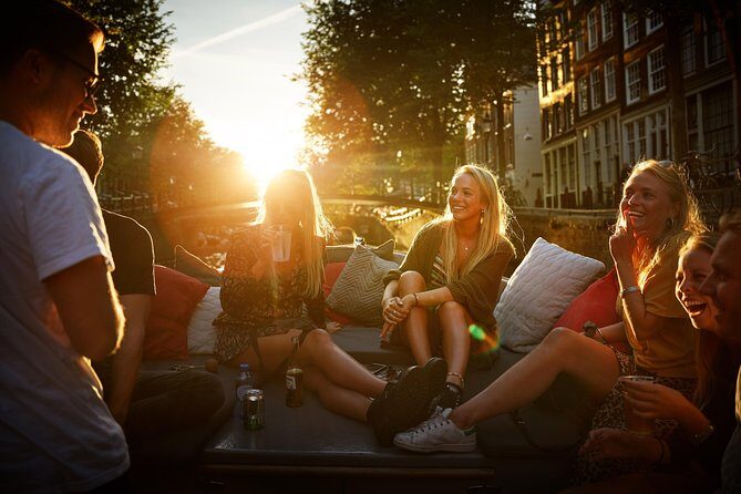 Amsterdam Light Festival: Saloon Boat Cruise + Hot Drinks & Bite - Hot drinks and bite: unlimited beverages vs snack expectations