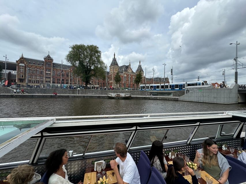 Amsterdam: Luxury Cheese & Wine Canal Cruise - What to do to get the most out of it