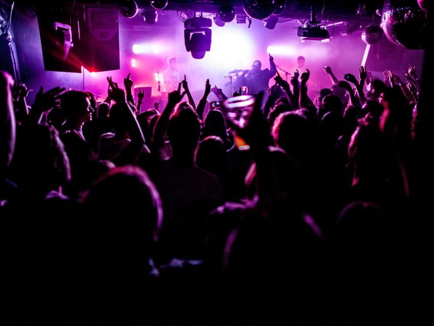 Amsterdam: Moco Museum & Nightclubs Admission Combo w/ Taxi - Nightclub entry for 15+ venues: how to make it work