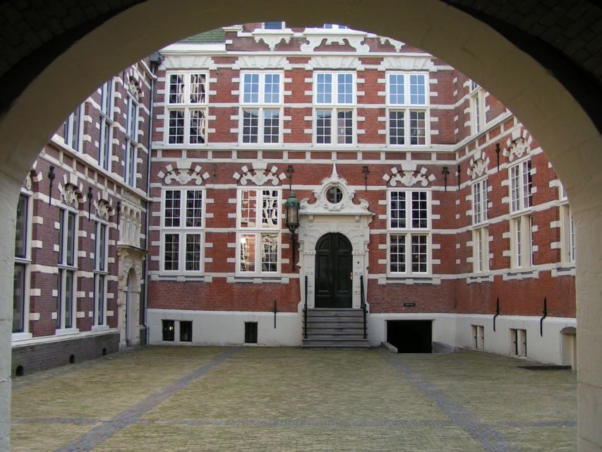 Amsterdam Old City Private Walking Tour - Herengracht canal banks: one of the city’s first major canals