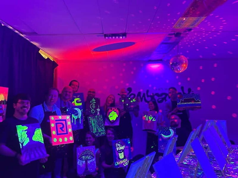 Amsterdam: Paint and Sip in the Dark at Rembrandt van Wine - Small group of up to 4: why that number matters